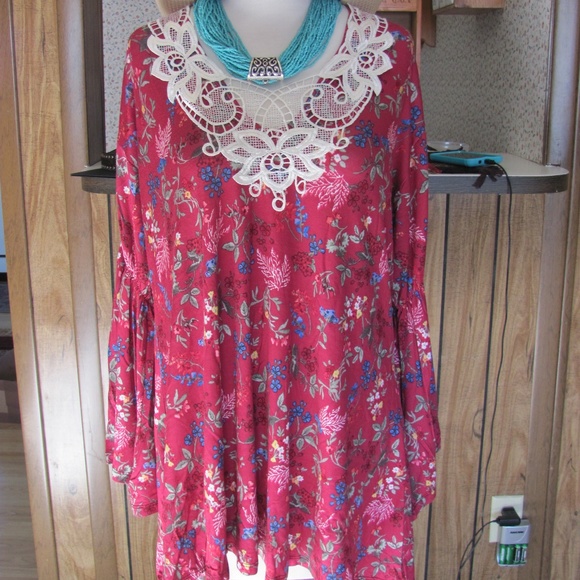 Rodeo Fox Cranberry Field Bell-Sleeve Tunic Bran - Picture 1 of 8
